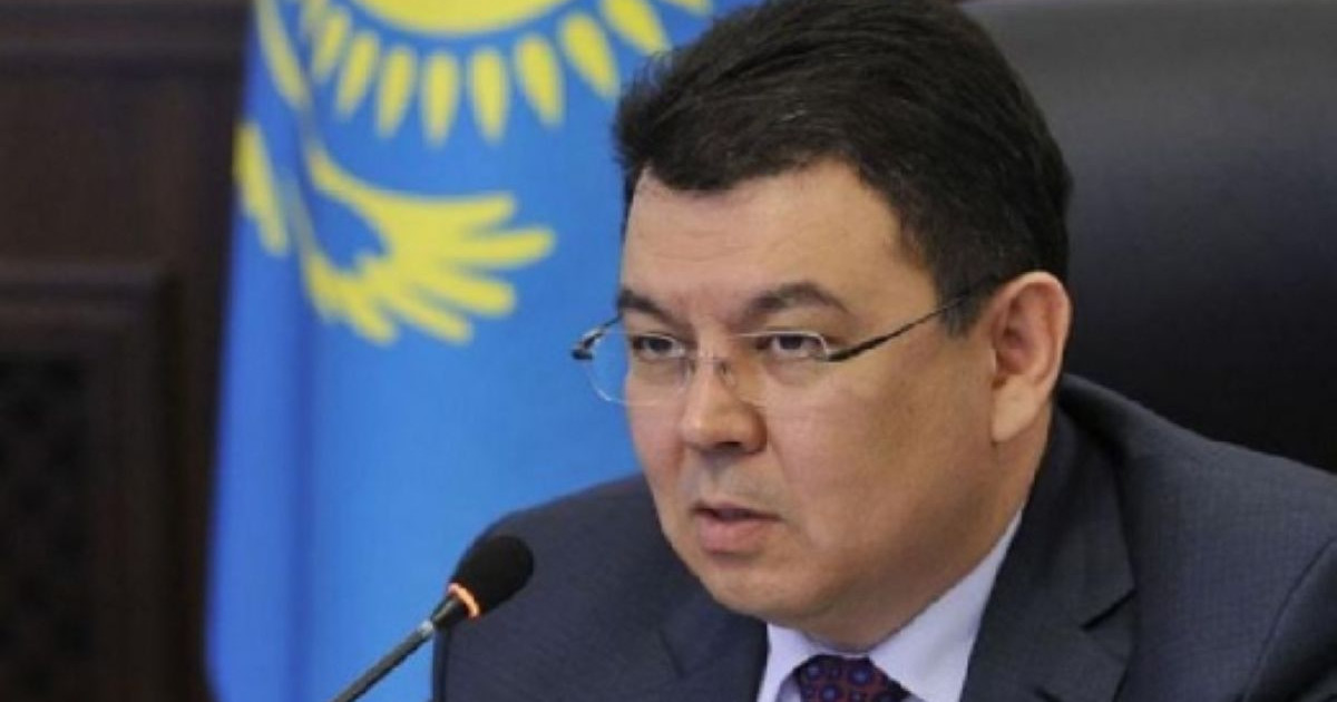 Министр бензин бағасы қанша теңгеге дейін көтерілетінін айтты
