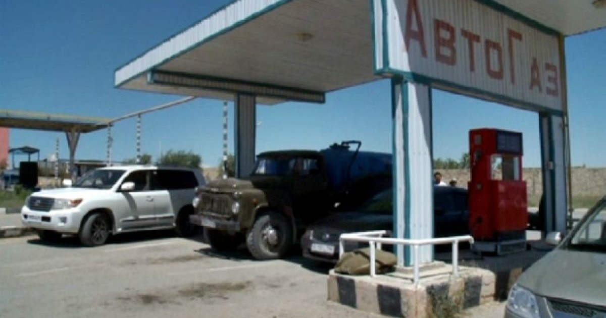 Ақтөбелік жүргізушілер газ таппай сенделуде