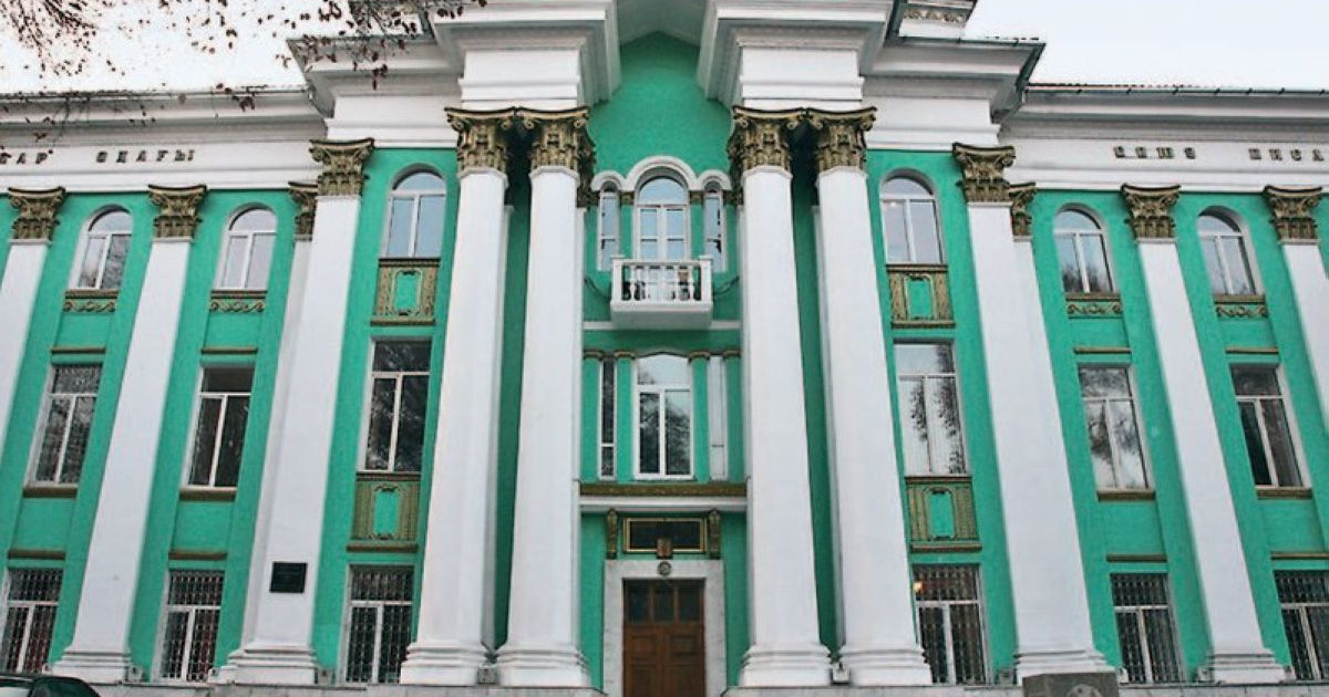 Жазушылар жаңа жыл жайлы