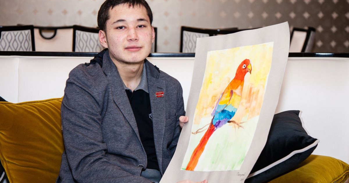 Аутизм дертіне шалдыққан 2 бозбаланың көрмесі ашылады
