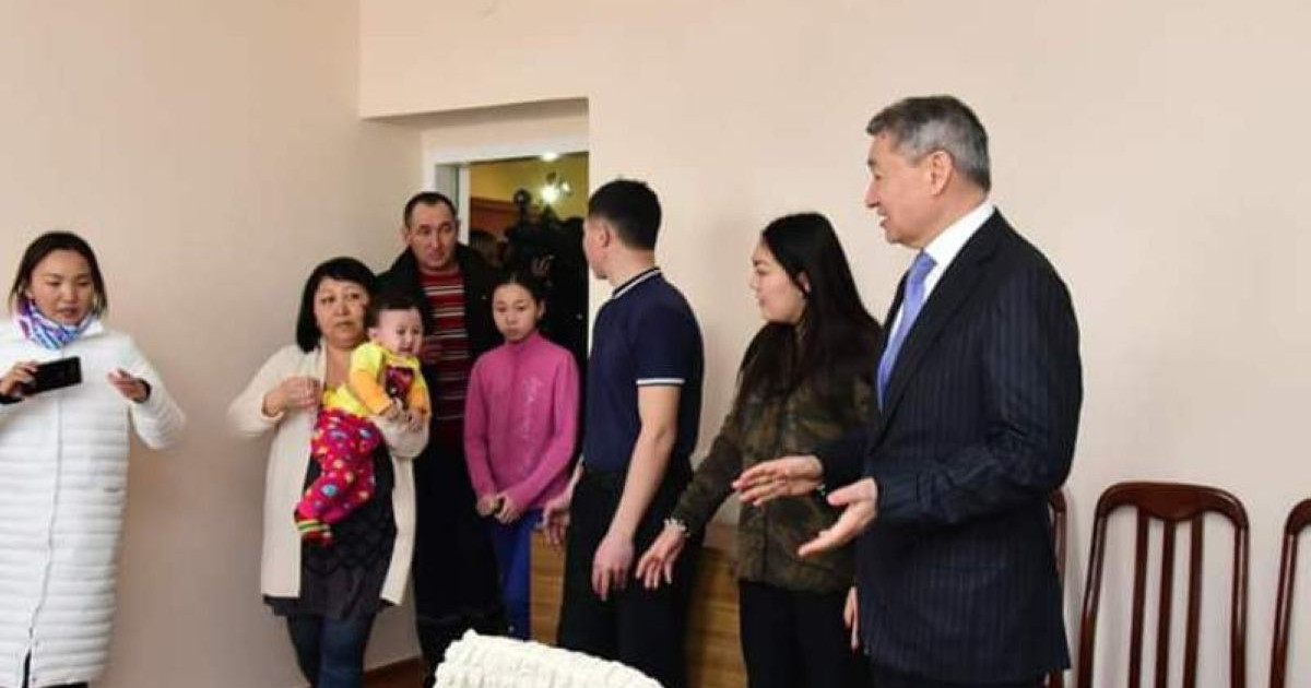 Үйлерін су басқан аягөздік 12 отбасыға жаңа пәтер берілді