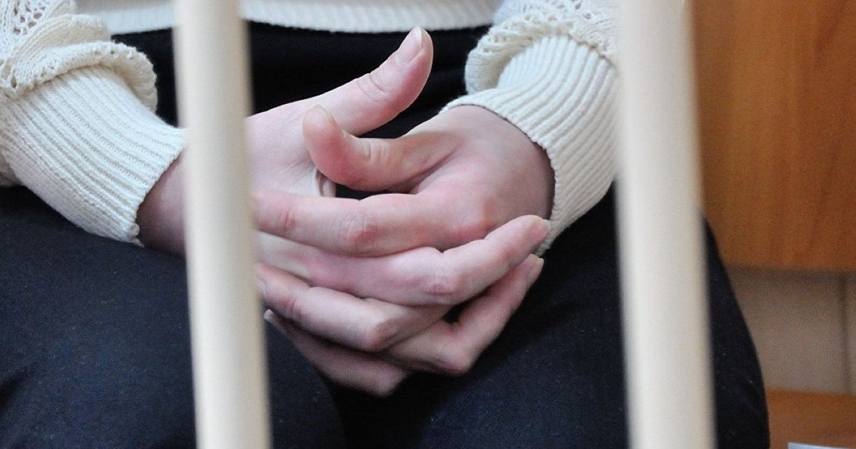 Полицейге тіл тигізген әйел жазасын алды