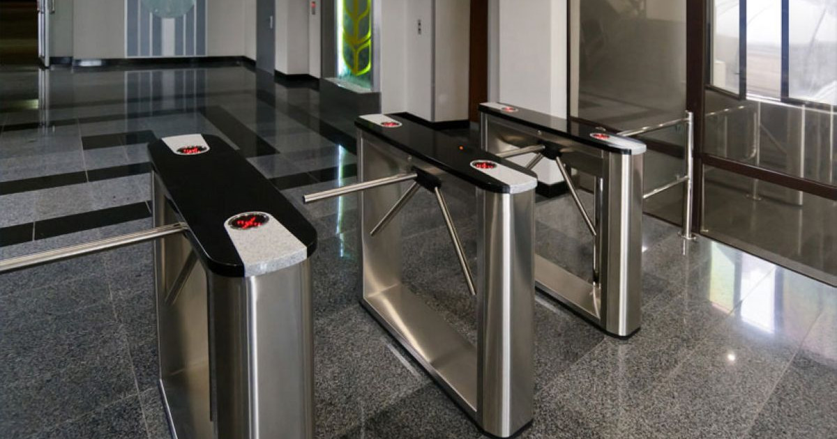 Павлодарда оқушылар мектепке кіру үшін саусақ ізін пайдаланады