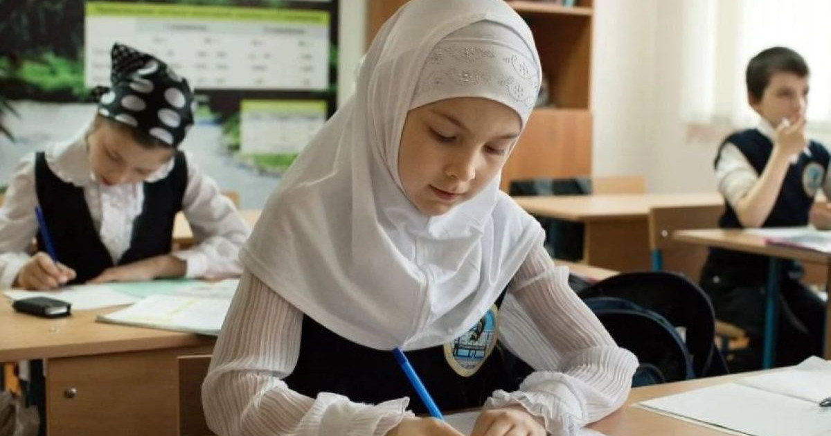Орамалы үшін сабаққа кіргізілмеген оқушының әкесі прокуратураға шағымданды