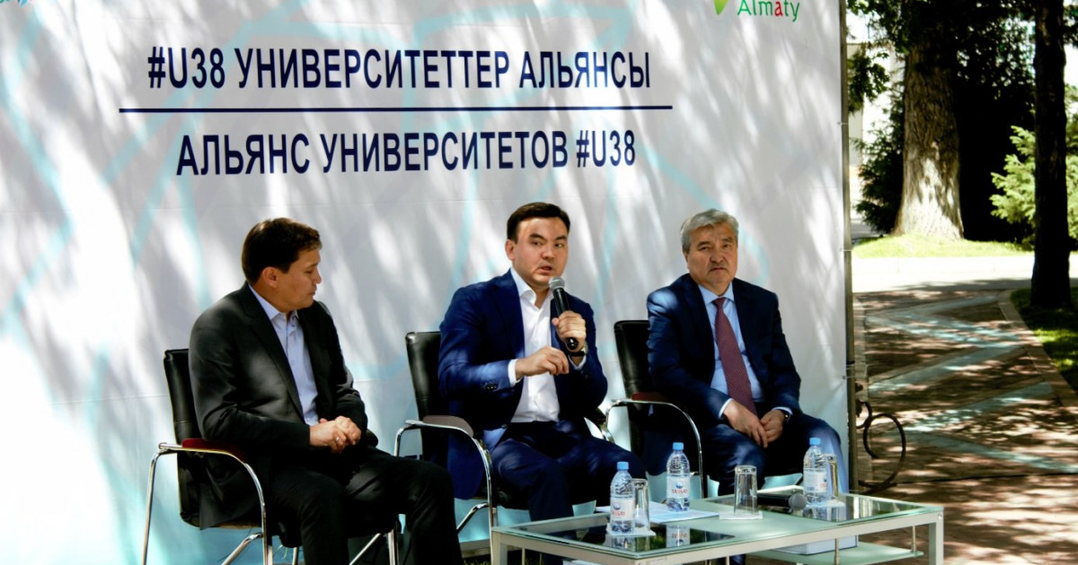 «100 жаңа оқулық» білімнің үстемдігін байқатады