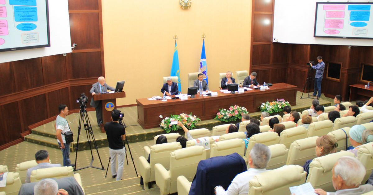 Латын әліпбиі емес, қазақ әліпбиі керек