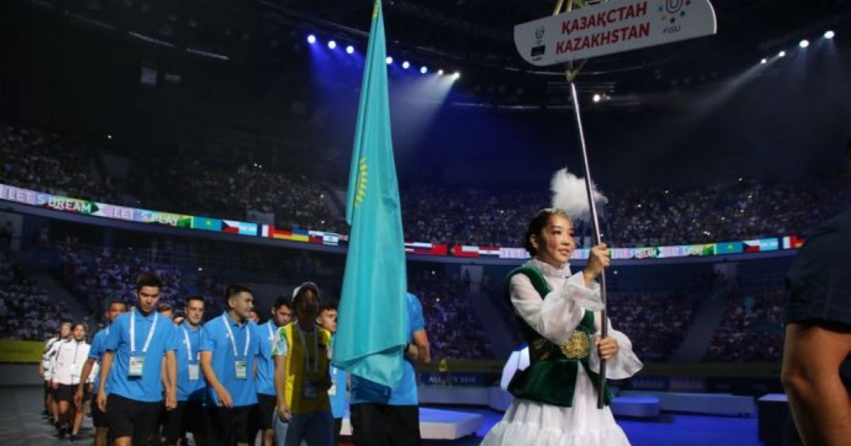 Алатау бөктеріндегі байрақты бәсеке