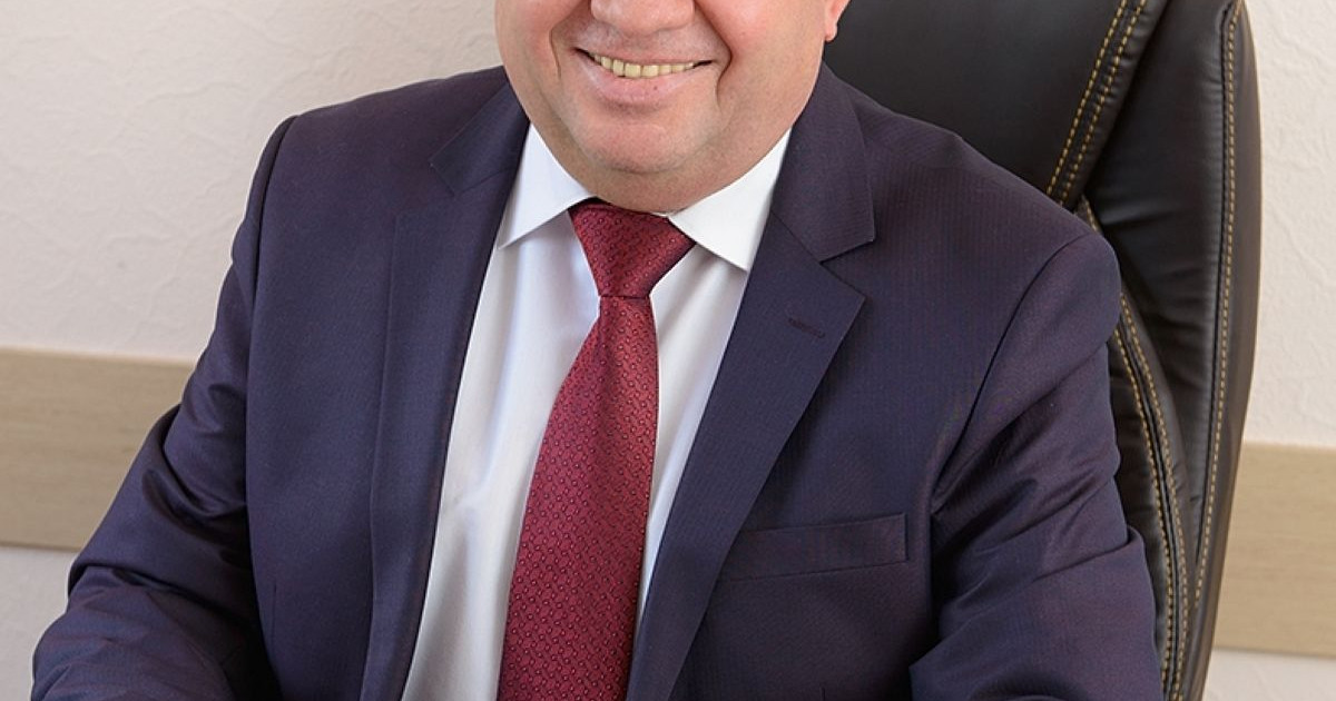Халықтың мүддесіне  қызмет етеміз