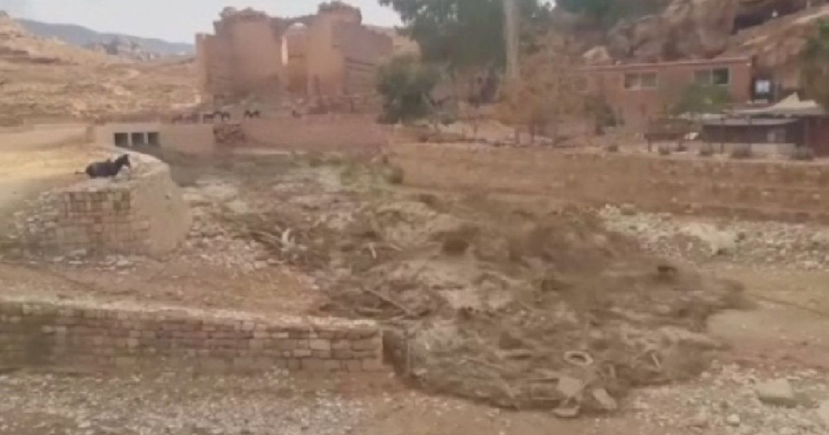 Толассыз жауыннан 11 адам қаза тапты
