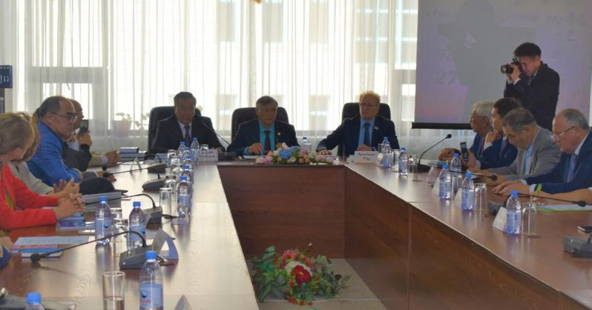 Гетенің еңбектері қазақша кітап болып шықты