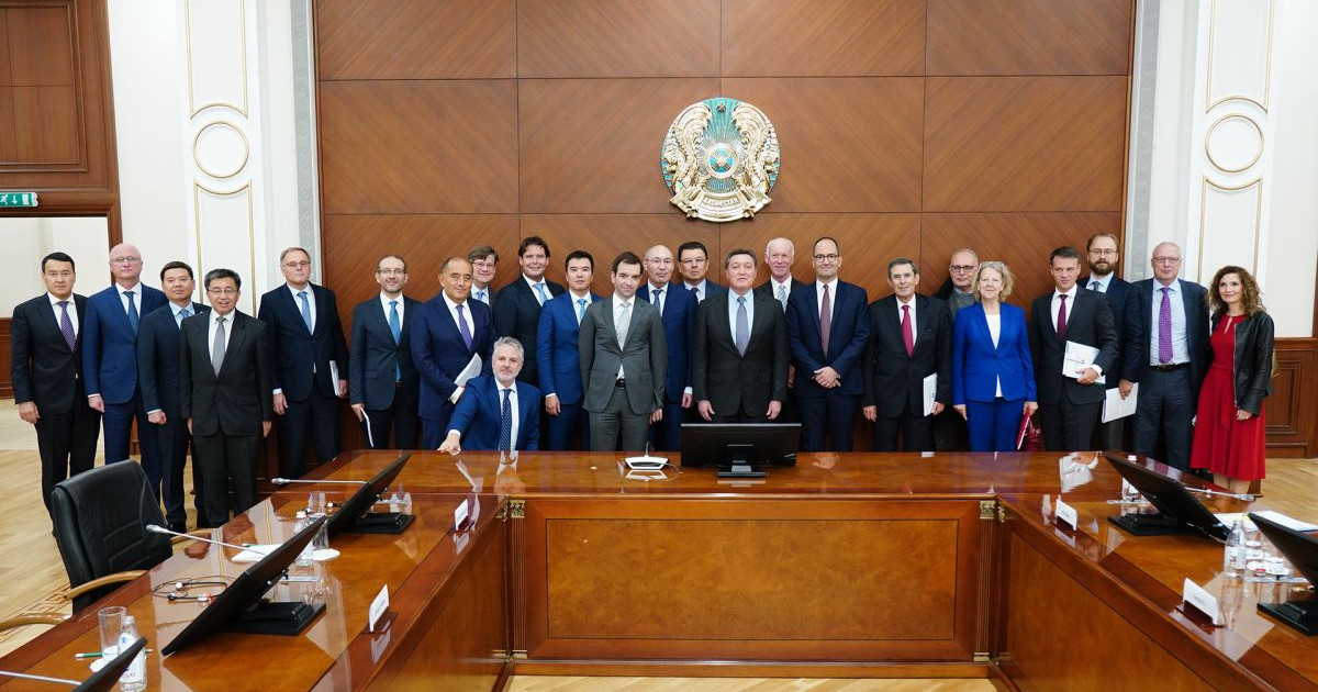 Үкімет басшысы ЕҚҚДБ Директорлар кеңесінің мүшелерімен кездесті