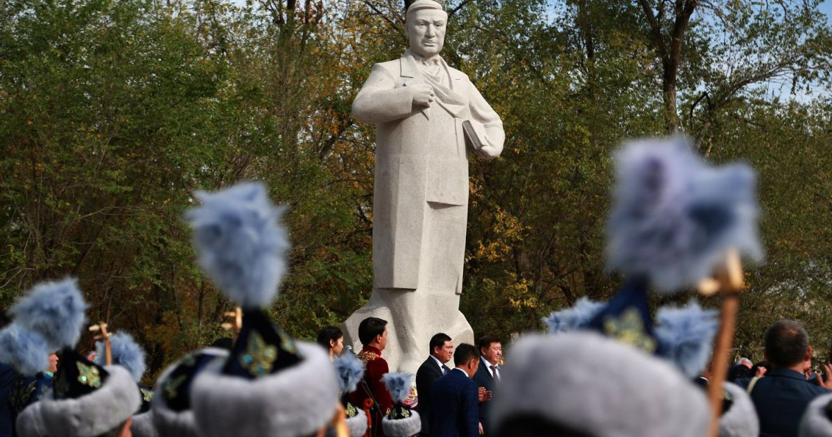 Жыр құлагері Ілияс Жансүгіровке 125 жыл (Фоторепортаж)