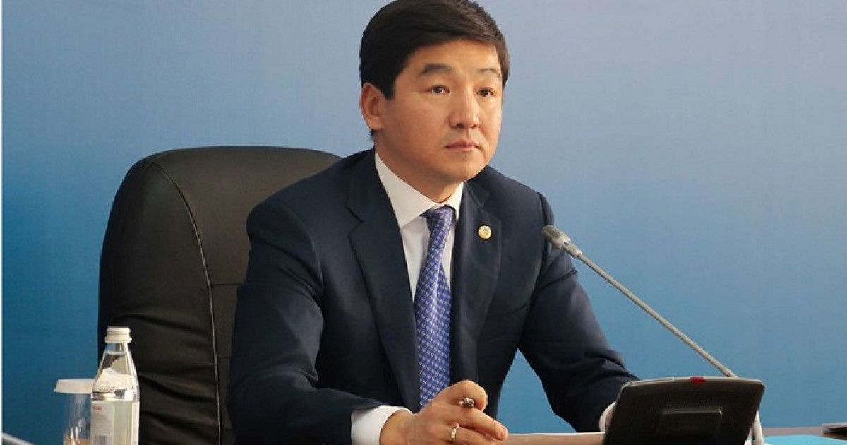 Бауыржан Байбек ұшақ апатынан көз жұмғандардың отбасына көңіл айтты