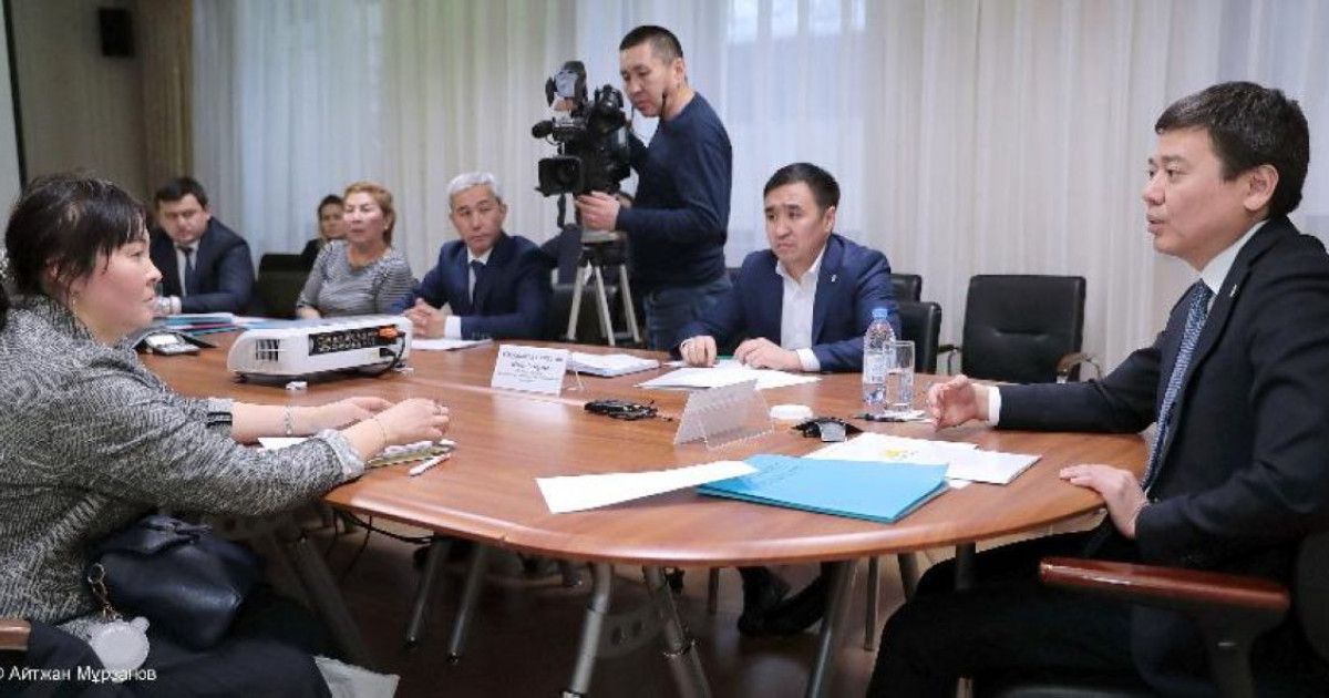 "Қалай ештеңе істей алмайсыз?" – Әділет министріне әйелдер неге шүйлікті?