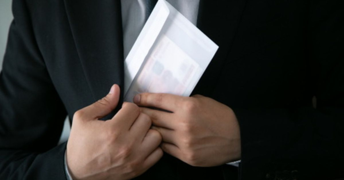 65 жемқор iздестiрілiп жaтыр, 33-i – шетелде