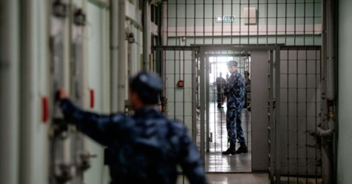 Абақтыға ақша кіргізбек болған азамат ұсталды