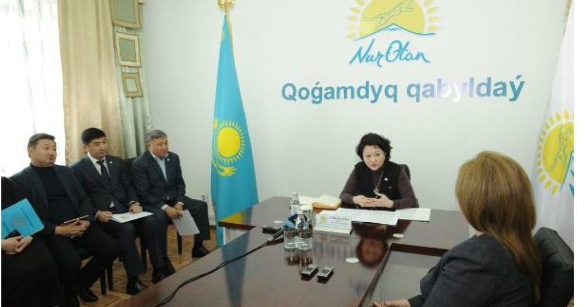 Министр тұрғындармен жүздесті