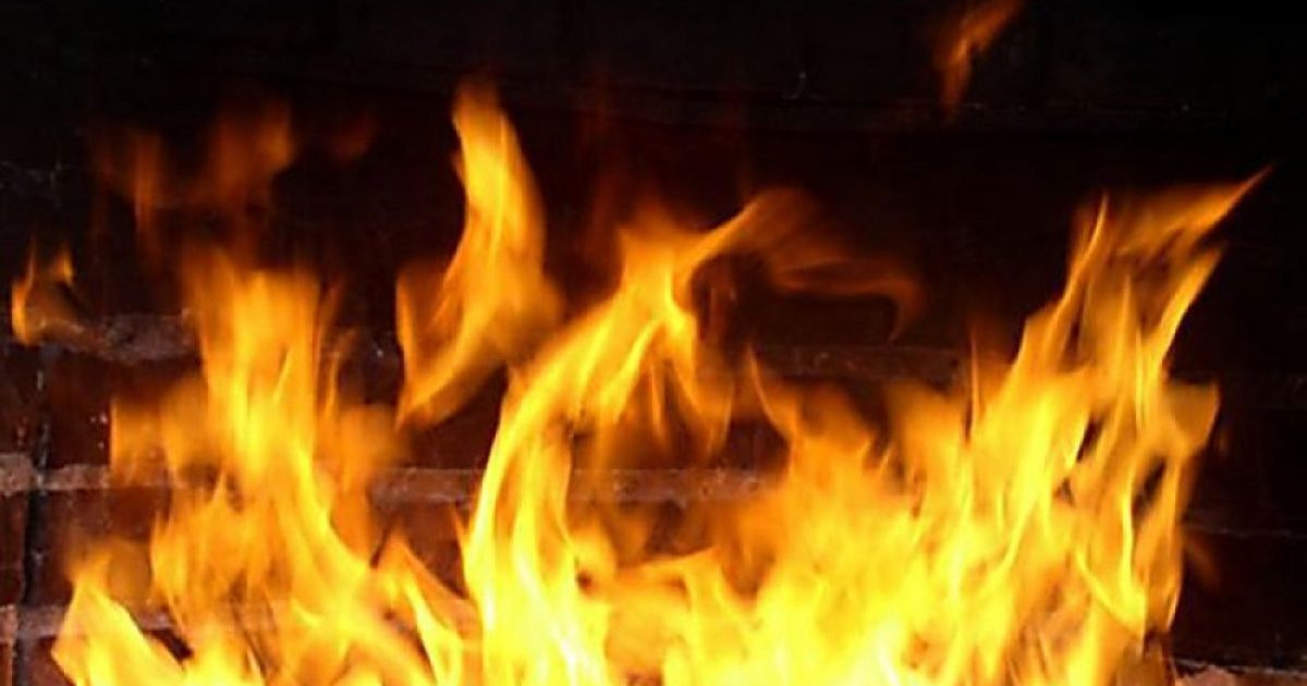 Семейде көпқабатты үй өртеніп, бір адам мерт болды