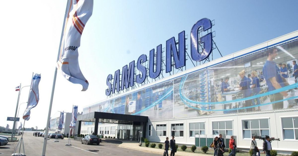 Қызметкерлерінің бірі коронавирус жұқтырғаны үшін Samsung өз зауытын жапты