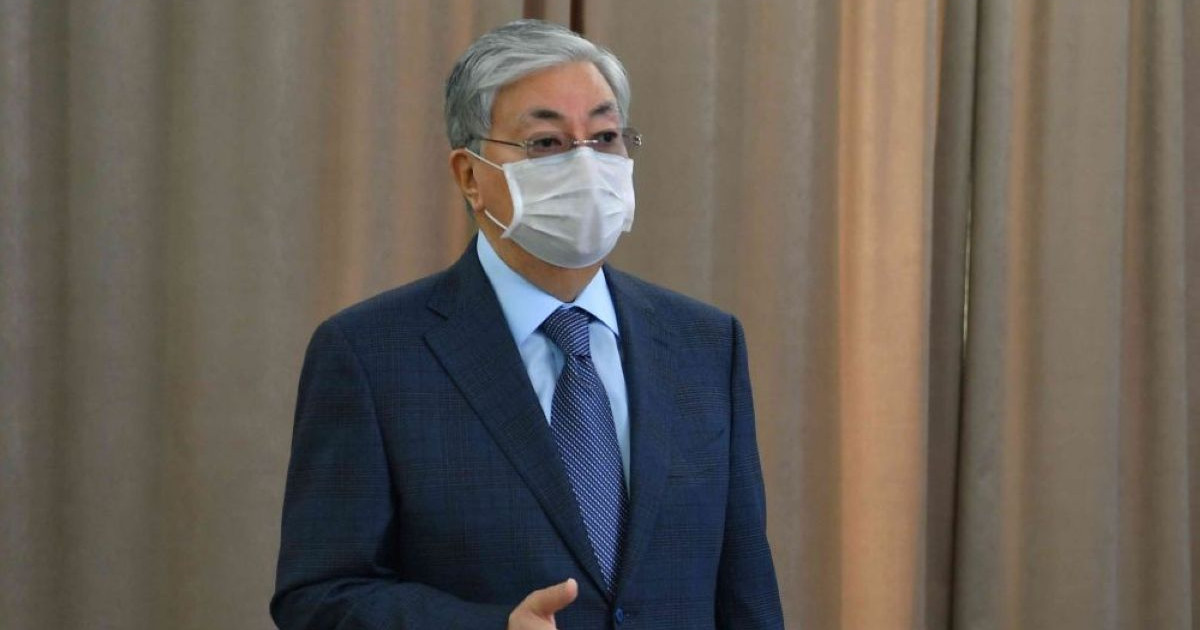 Президент коронавирустан көз жұмған әйелдің туыстарына көңіл айтты