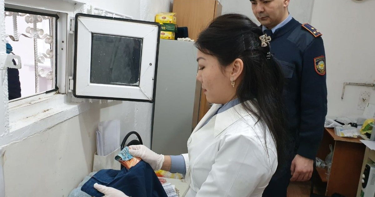 Тергеу изоляторына ақша өткізгісі келген азаматтың қитұрқылығы әшкереленді