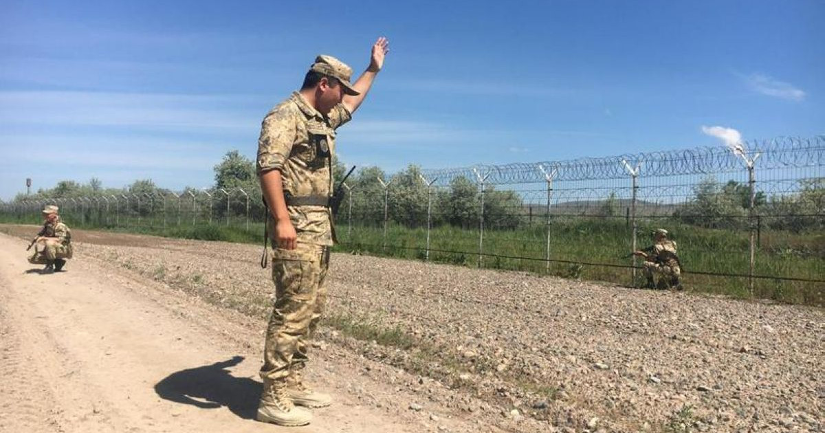Қырғызстан елшісі көрсеткен көмегі үшін қазақ шекарашыларына алғыс айтты