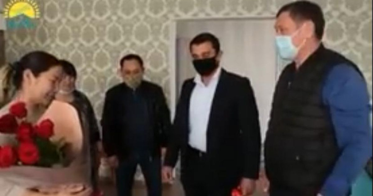«Nur Otan» көпбалалы отбасыға үй алып берді
