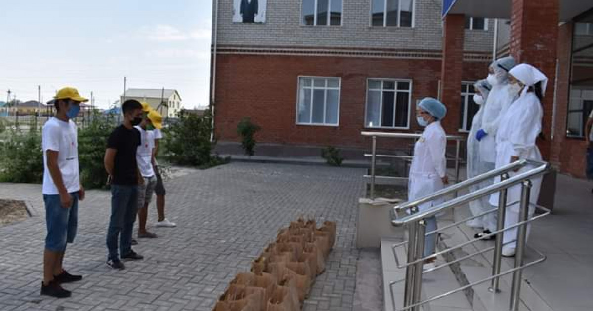 Жасотандықтар Махамбет ауданының дәрігерлеріне алғыс білдірді