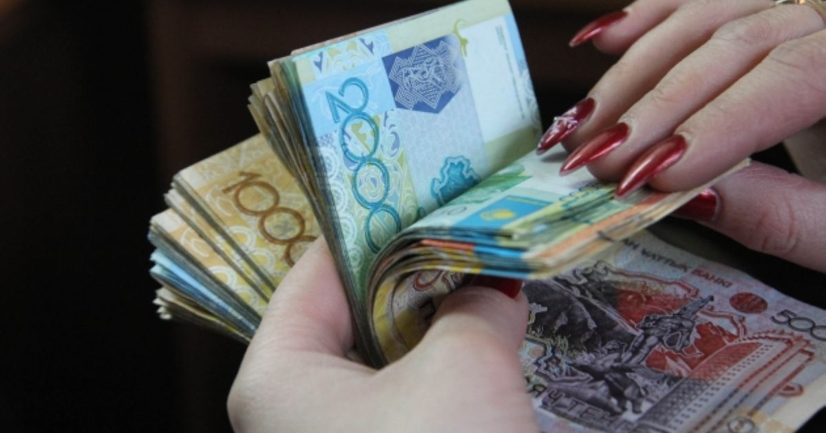 443 мың теңге: Қазақстанда ең көп жалақыны қай сала мамандары алады