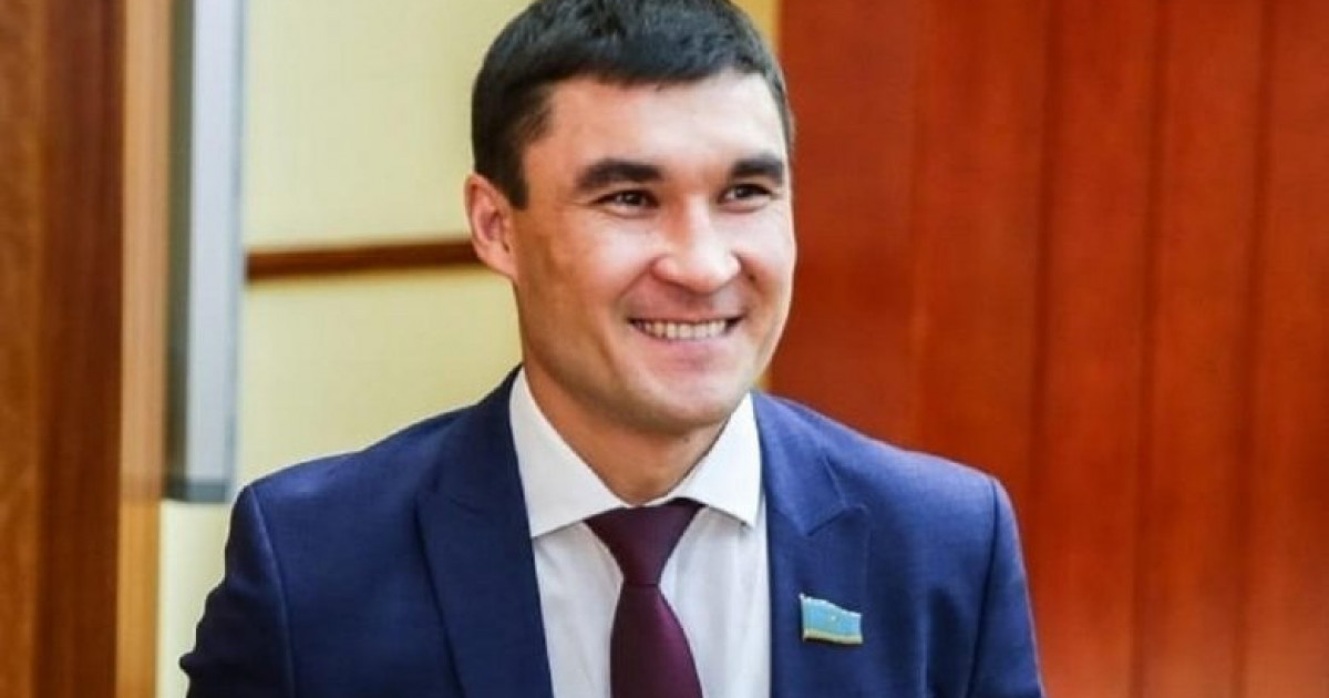Серік Сапиев декреттік демалысқа шықты