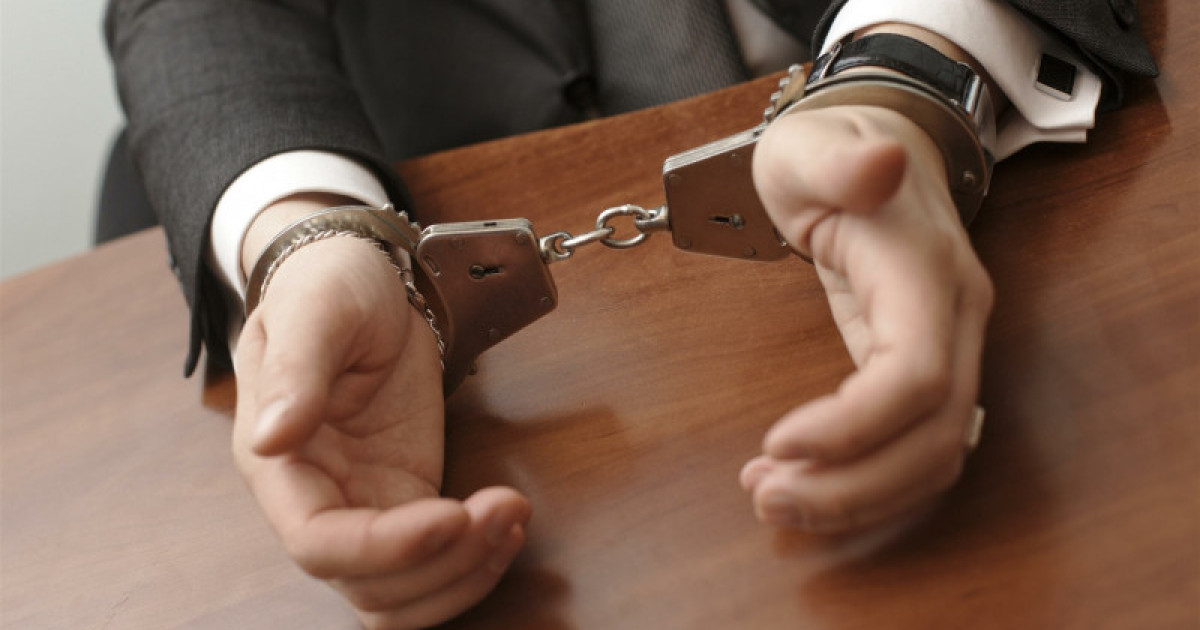 Жемқорлық: 12 лауазымды тұлға ұсталды