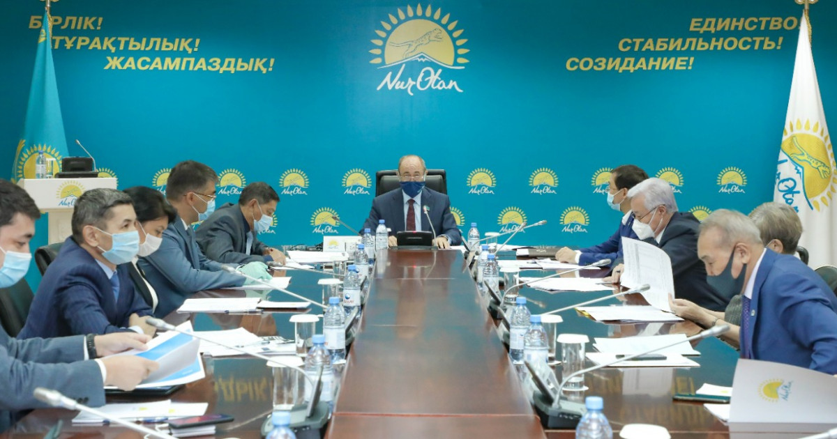 Онлайн білім беру: 24 мың ұстаздың құрал-жабдығы дайын емес