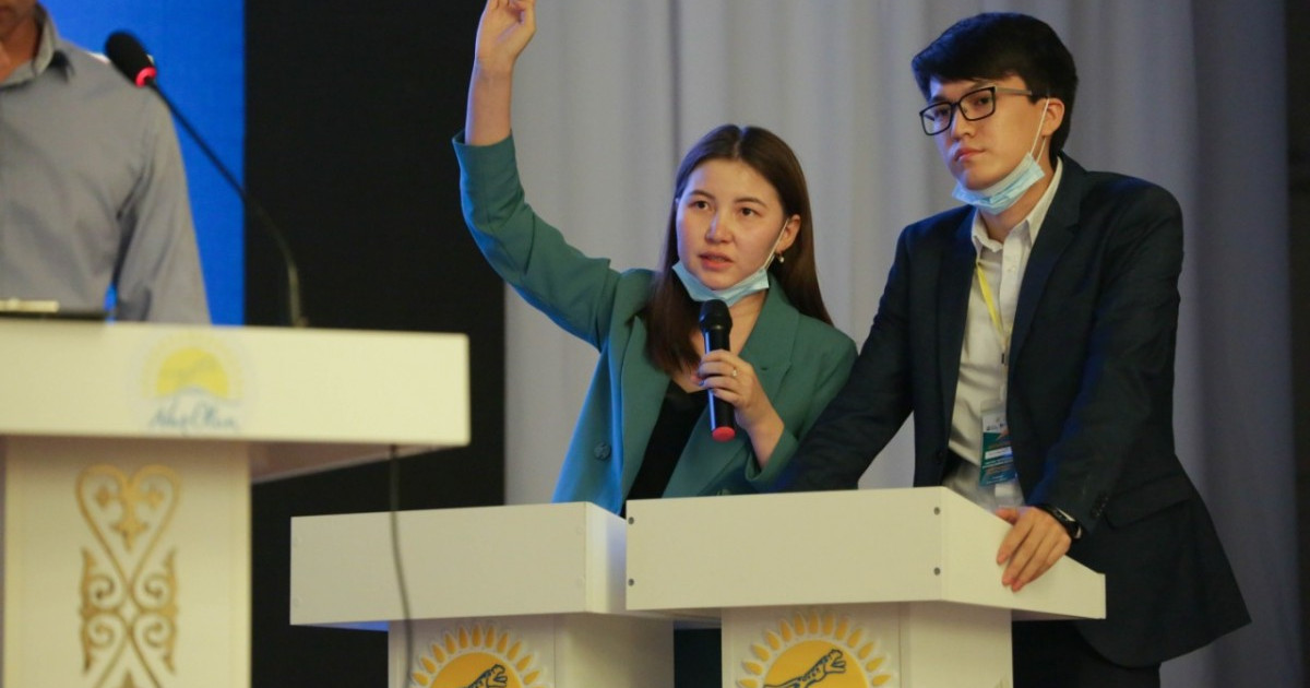 «Nur Otan»-ның ауыспалы кубогы: Еліміздің үздік пікірсайысшылары анықталды