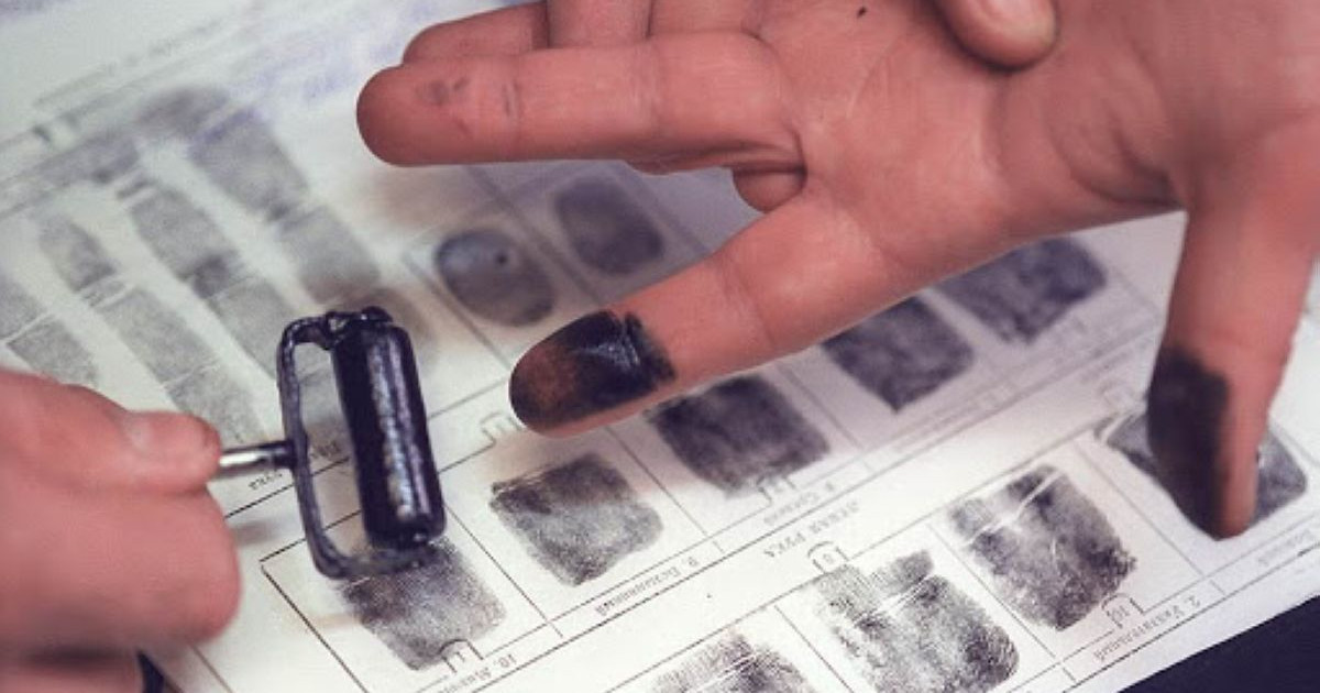 «1 қаңтардан бастап бәрінен саусақ ізі талап етіледі». Министрлік елді алаңдатқан мәселені түсіндірді