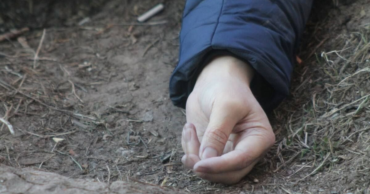 Алматының қақ ортасында мәйіт табылды