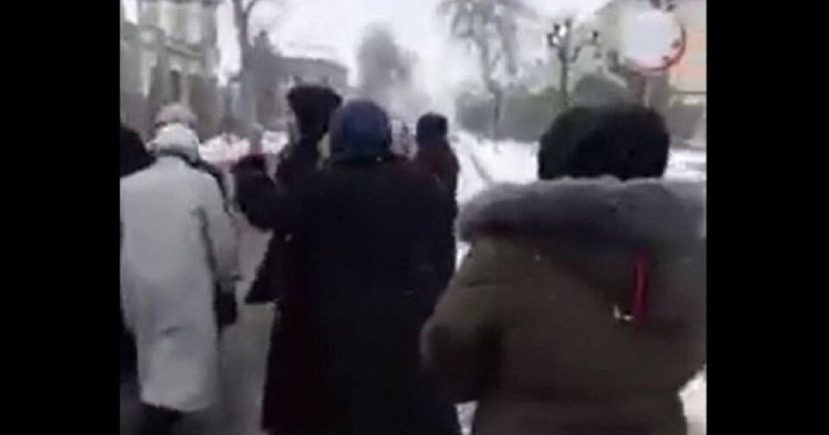 Қоқанд қаласында қатындар бас көтерді (видео)