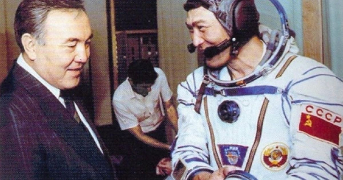 Назарбаев жаңа мемлекетті «орбитаға» қалай жіберді