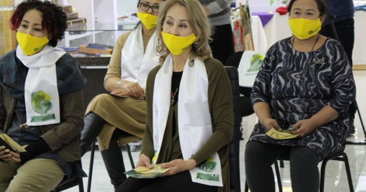 «Ауыл» партиясының өкілдері қолөнер шеберлерімен кездесті