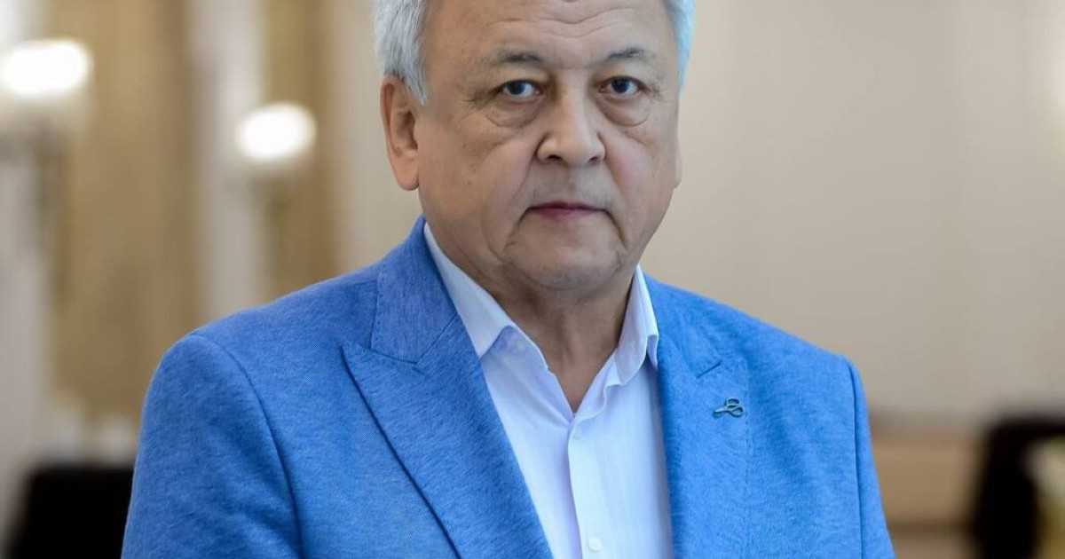 Мереке Құлкенов: Сән-салтанаты, байлығы тасыған жерден қазақ тілін таппайсың