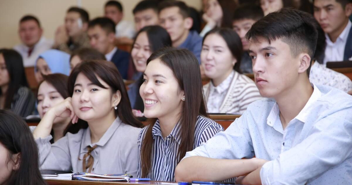 Бірінші курс студенттері дәстүрлі түрде білім алатын болды