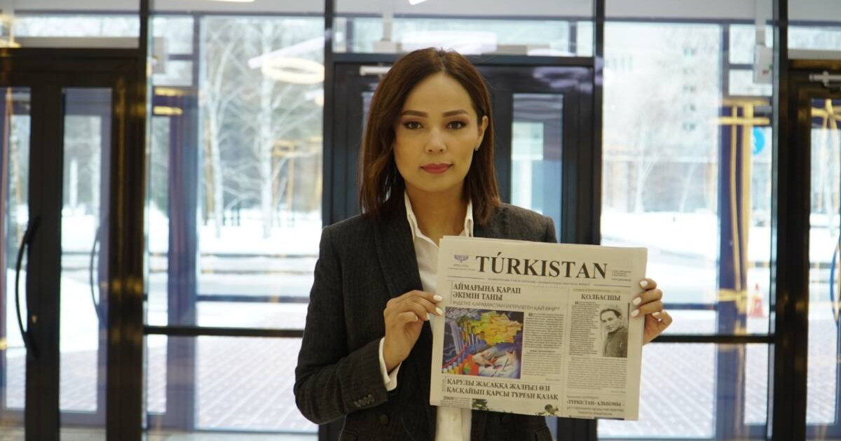 Танымал тележүргізуші Армангүл Тоқтамұрат Túrkistan газетін оқуға кеңес береді (видео)