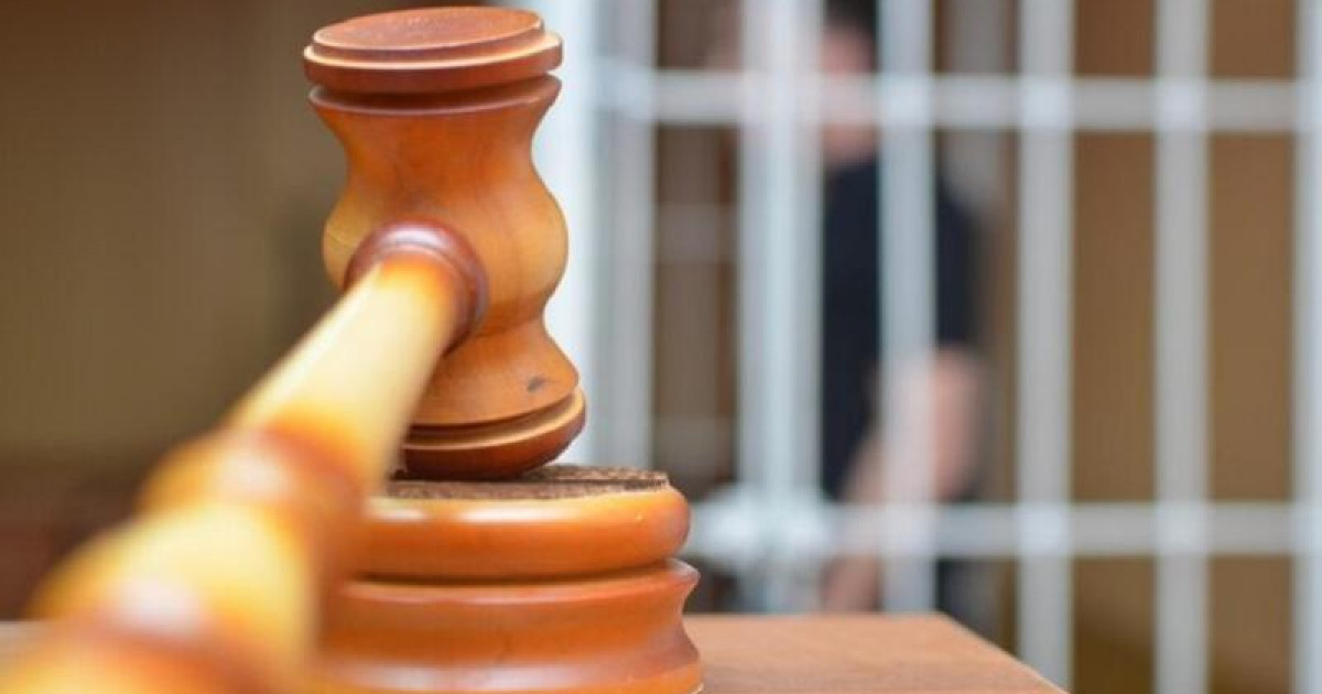 Ақмола облысында полицейді көлік капотында сүйреген азамат сотталды