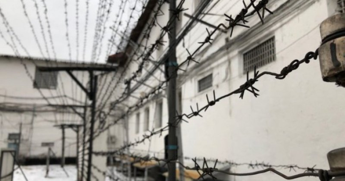 Атырауда түрмеге телефон лақтырған 2 азамат қамауға алынды