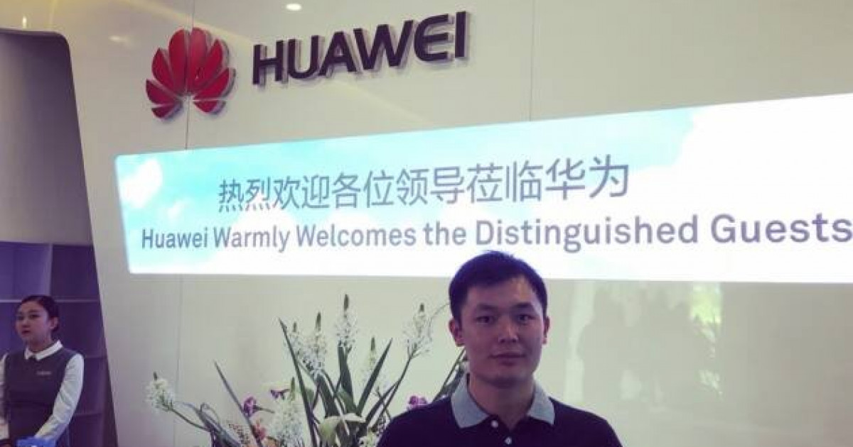 Дастан ЖӘНІБЕК: Huawei-де жұмыс істеп, ауылдағы бауырларыма көмектесіп отырмын