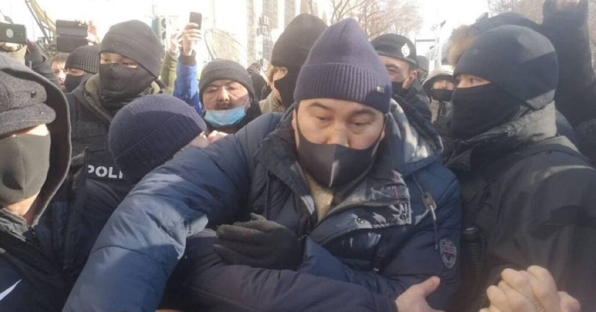 Белсенді Ермахан Ибраимовтың үстінен полицияға арыз жазды