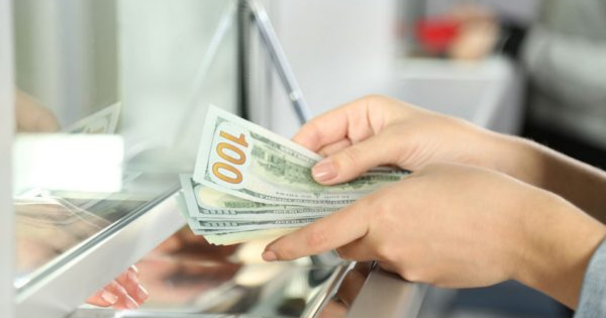Шетелге ақша аудару операцияларының көлемі күрт өскен – Қаржы министрлігі