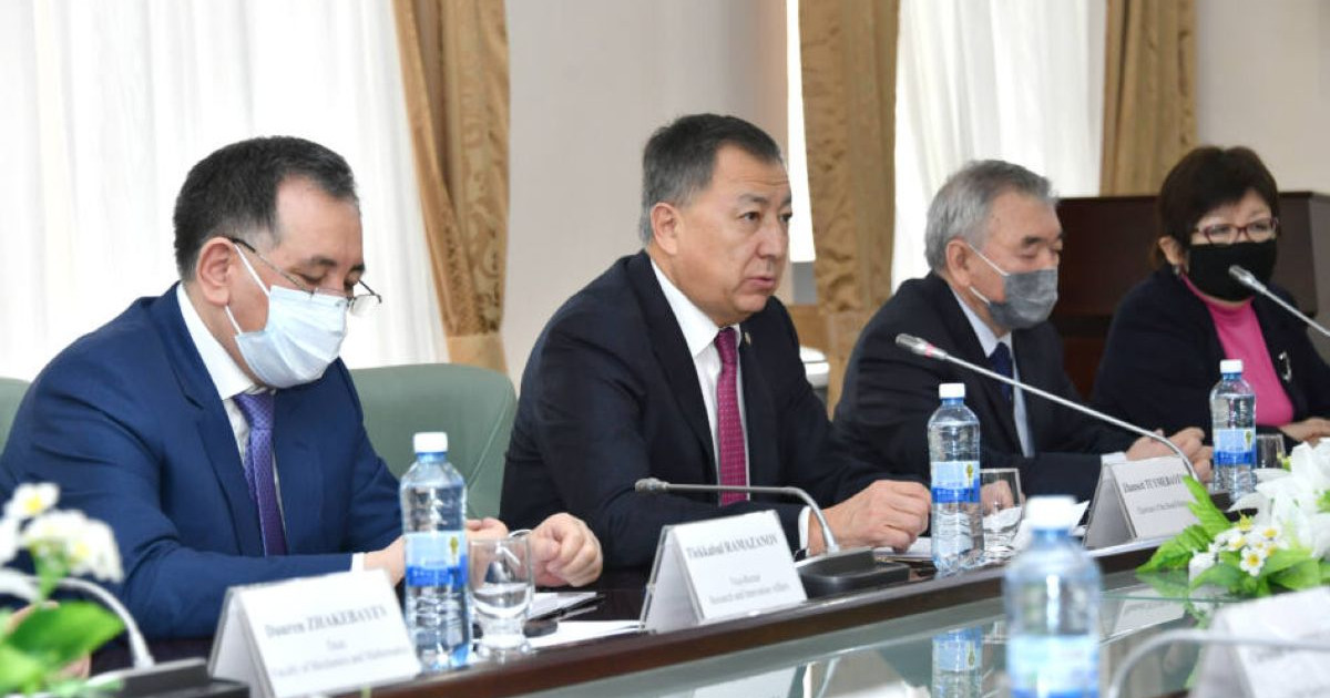 ҚазҰУ ректоры француз ғалымдарына бірлескен археологиялық зерттеулер жасауды ұсынды