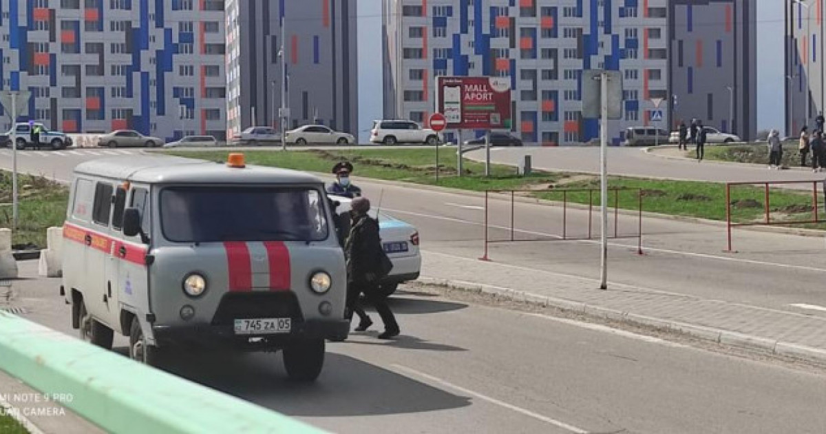 Алматы маңындағы сауда орталығынан жарылғыш зат іздестіріліп жатыр