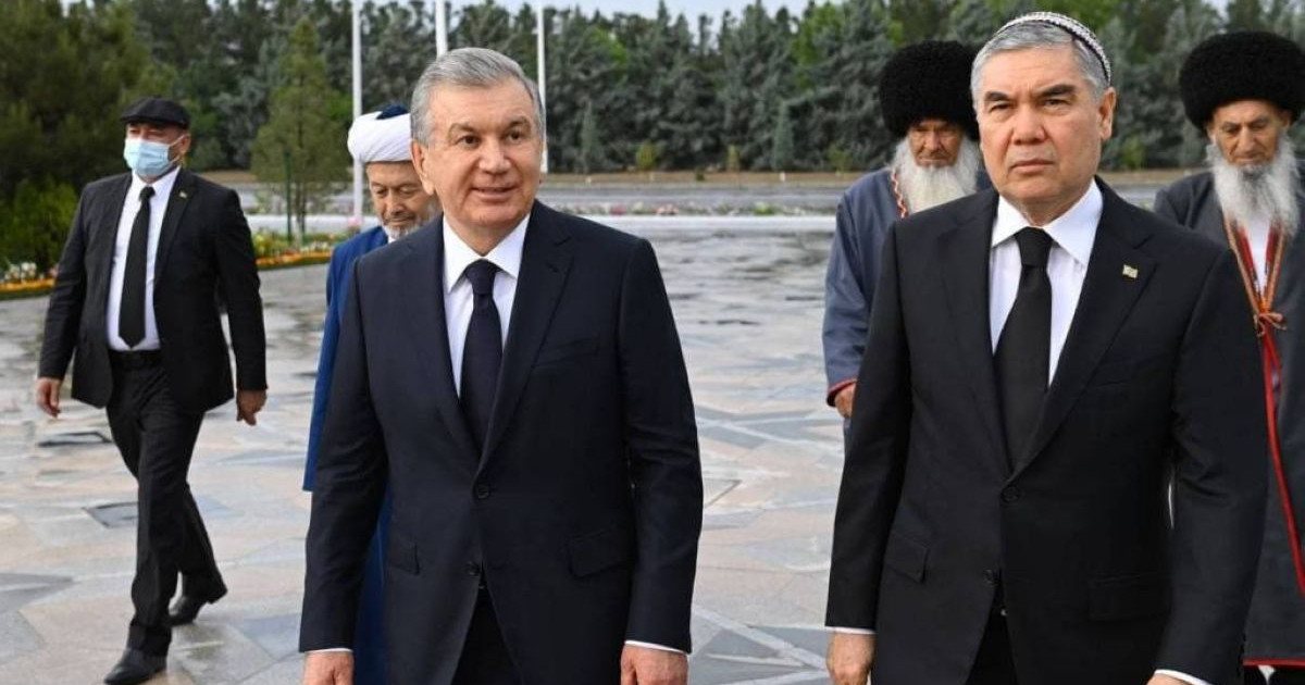 Шавкат Мирзиеев «Түркіменбасы рухы» кешеніне барды