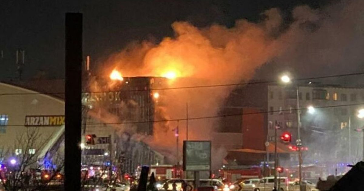 Елордадағы "Шапағат" базары өртке оранды